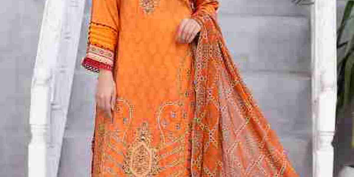 The Reasons Why Pakistani Mehndi Outfits Are So Popular in the UK