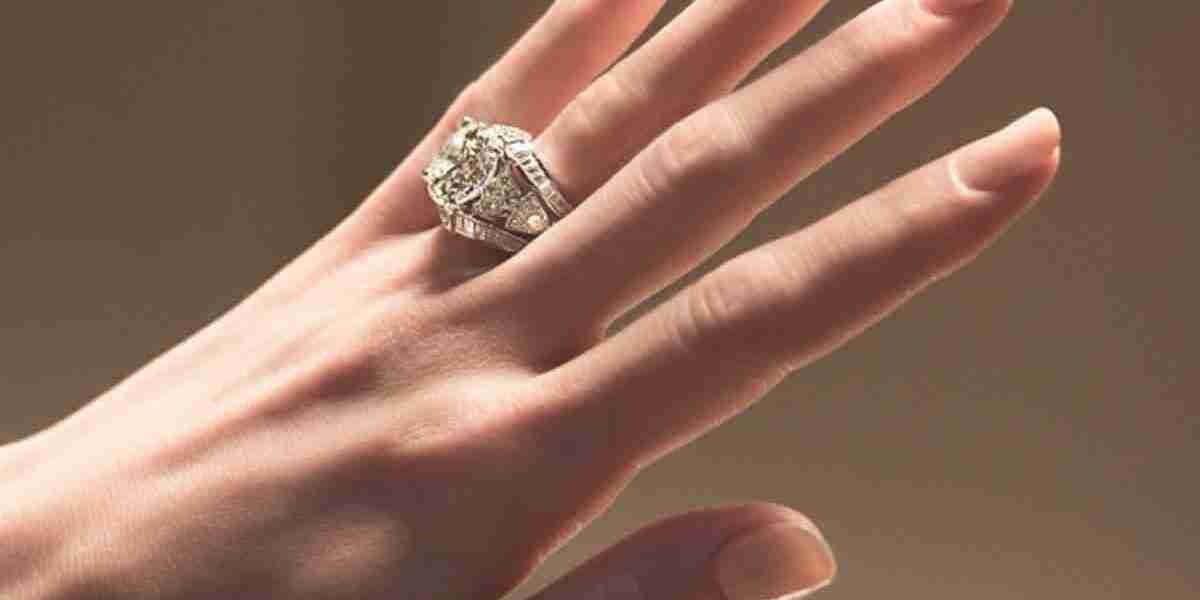 Timeless Elegance: Unveiling the Allure of Solitaire Diamond Rings