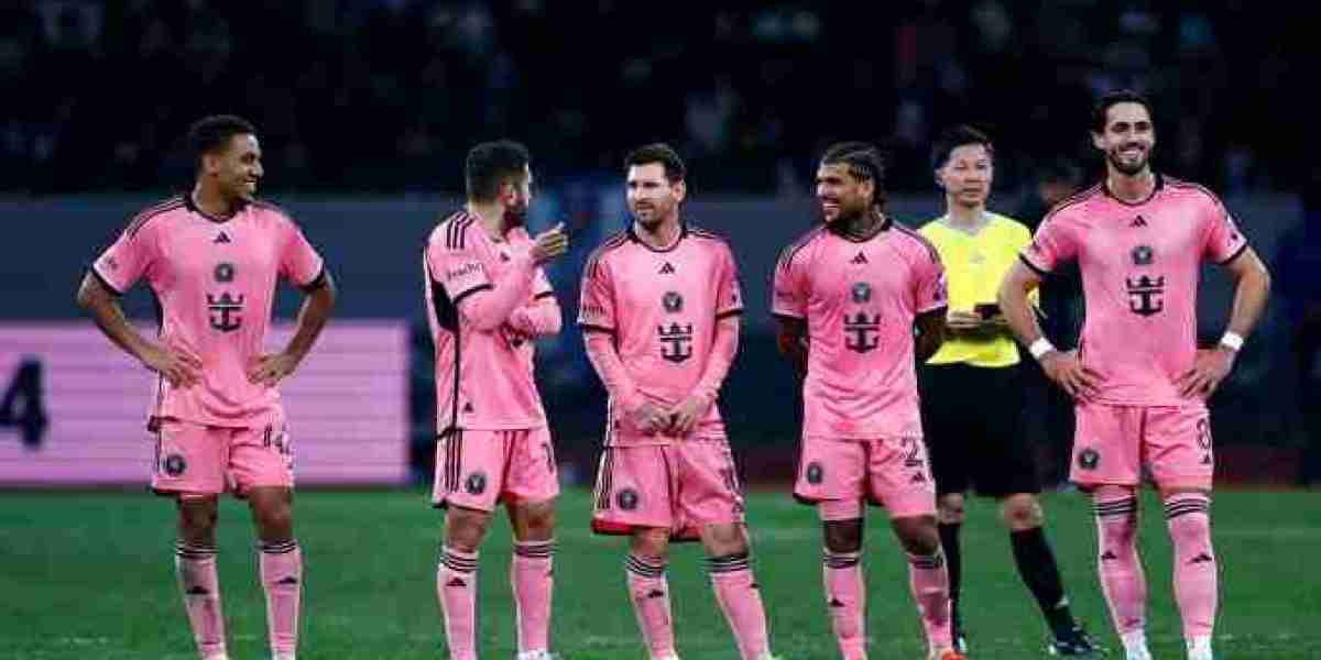 Messi maakt indruk op Tokyo-fans dagen na de no-show in Hong Kong