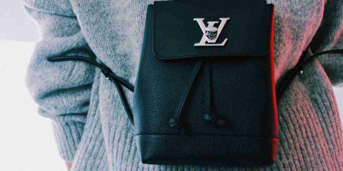 LV Outlets: Redefining Luxury with the Finest Woman Bags