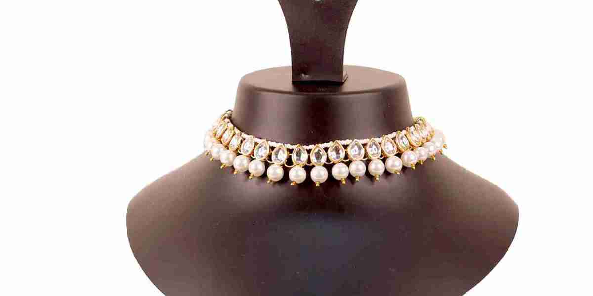 A Comprehensive Guide to the Ideal Jewellery for All Styles of Sarees