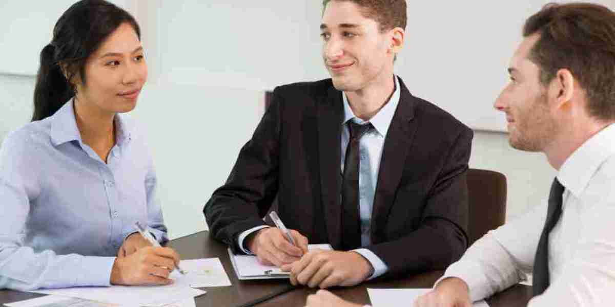 Freelance Graphic Designer Dubai: The Key to Creating a Stunning Brand Identity